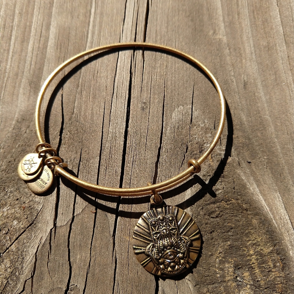 Choose a🎉Free🎉 bracelet $15 purchase